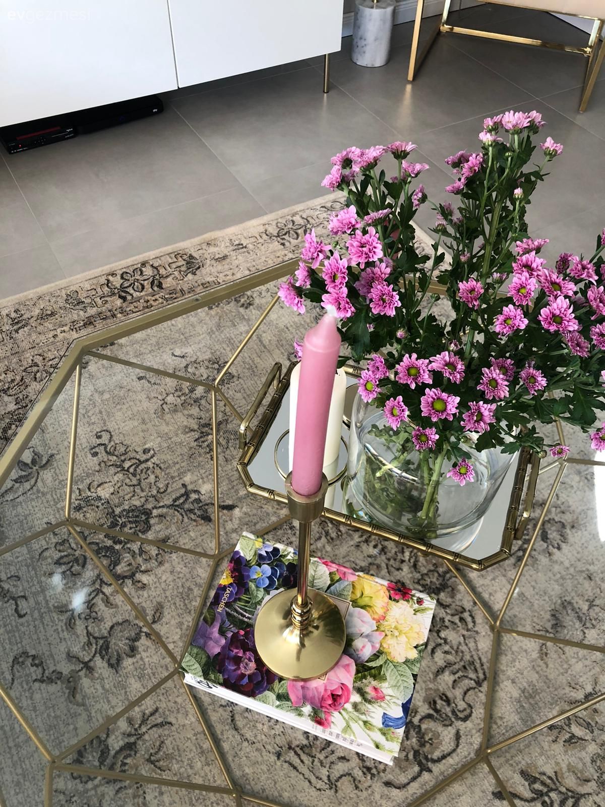 Cam orta sehpa, Orta sehpa, Vazo, Ev Aksesuar, Çiçekler, Halı, Salon halısı