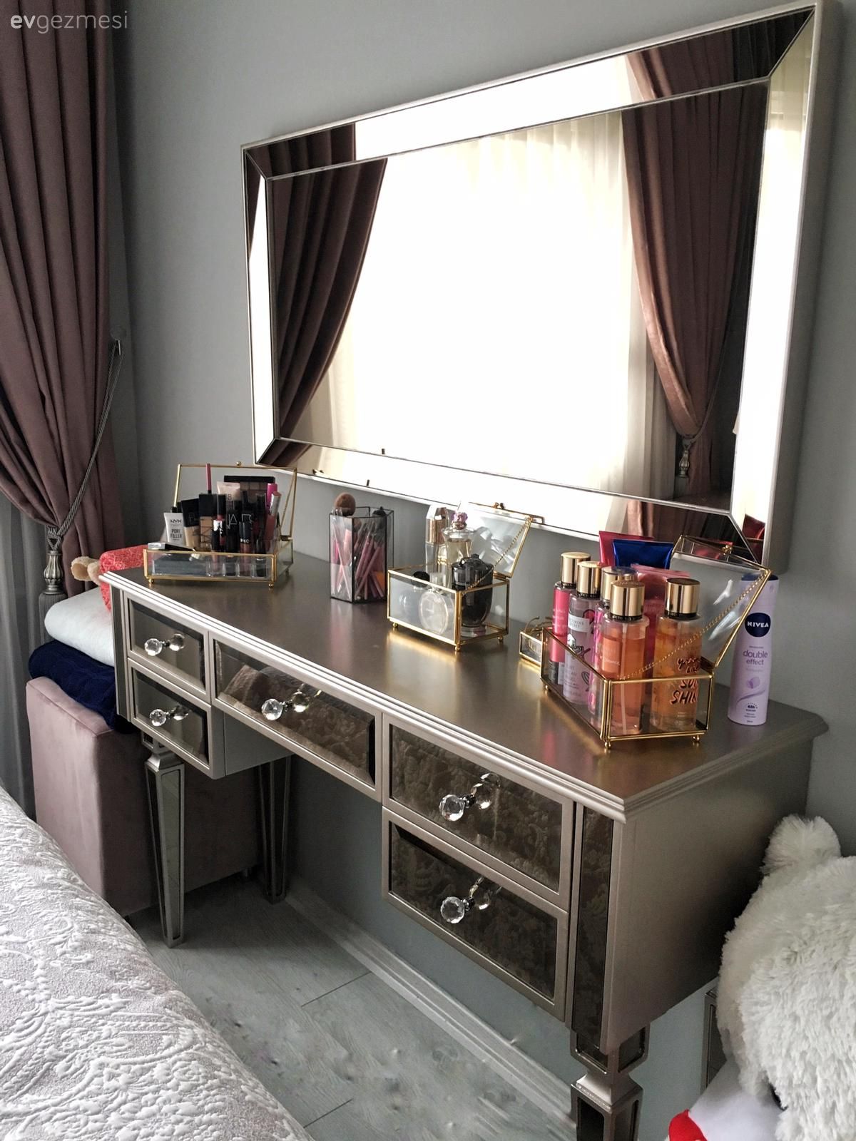 Sıfır Daire Gibi Duran Bu Evin Başından Çok Şey Geçmiş!