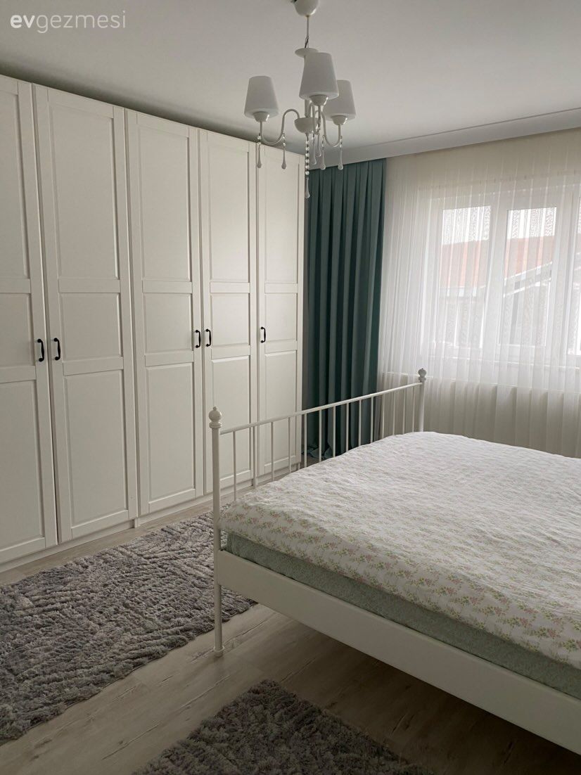 Bursa'daki Bu Evde Koyu Tonlar Kapıdan İçeri Alınmamış