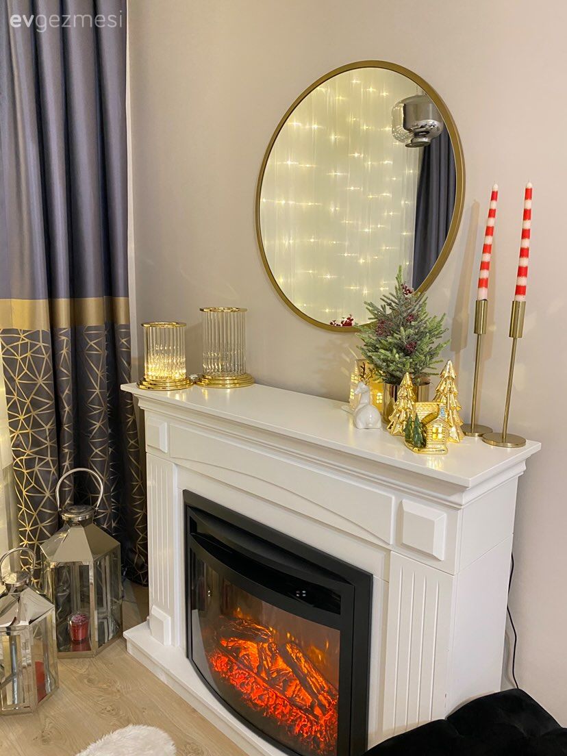 Bu Işıldayan Evde Aynaların Rolü Diğer Parçaların Önünde