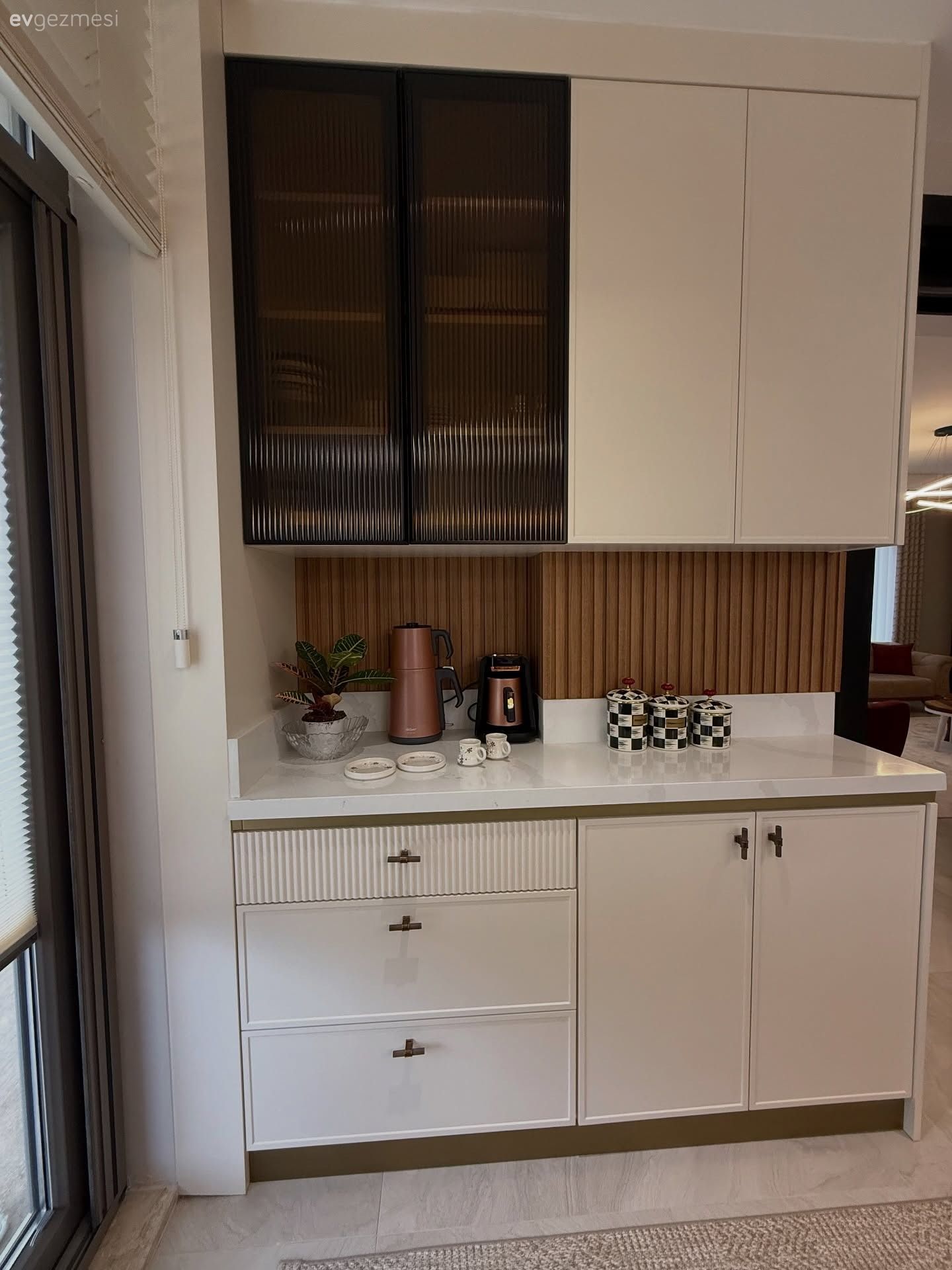 Her Köşesinde Farklı Bir Tasarıma Sahip Lüks ve Zarif Bir Mutfak