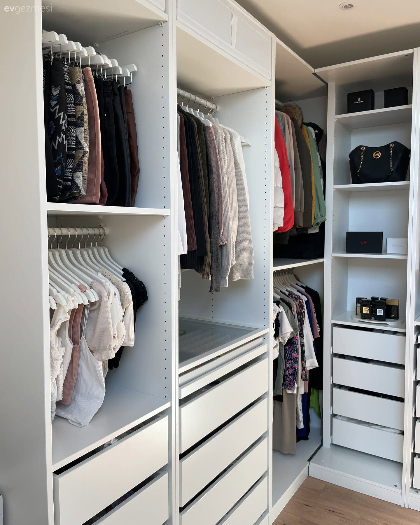 Modern Mimariden İlham Alan Bu Evde Renkler Risksiz