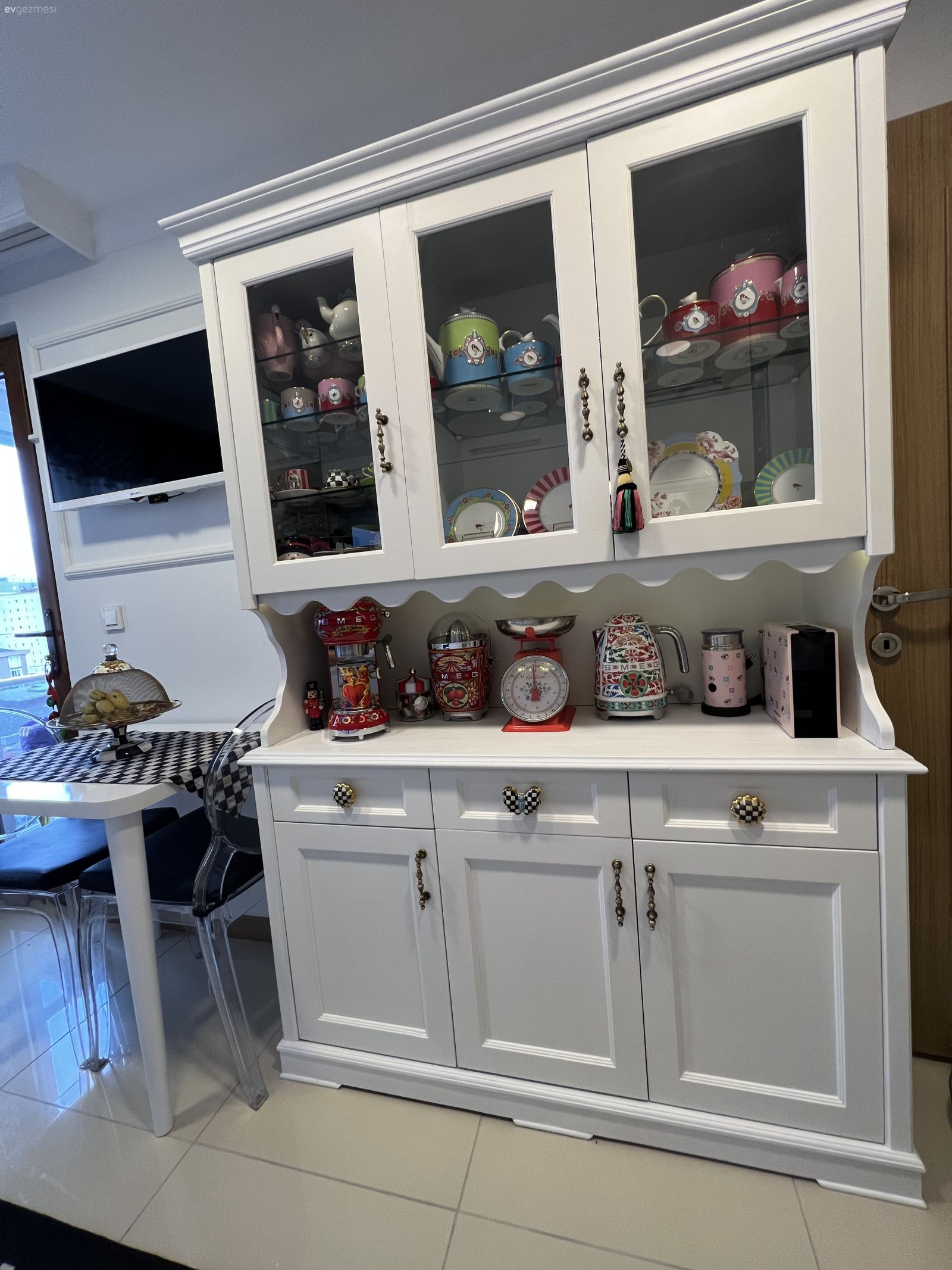 Bu Evin Her Odasında Farklı Bir Tarzın Sesi Geliyor!