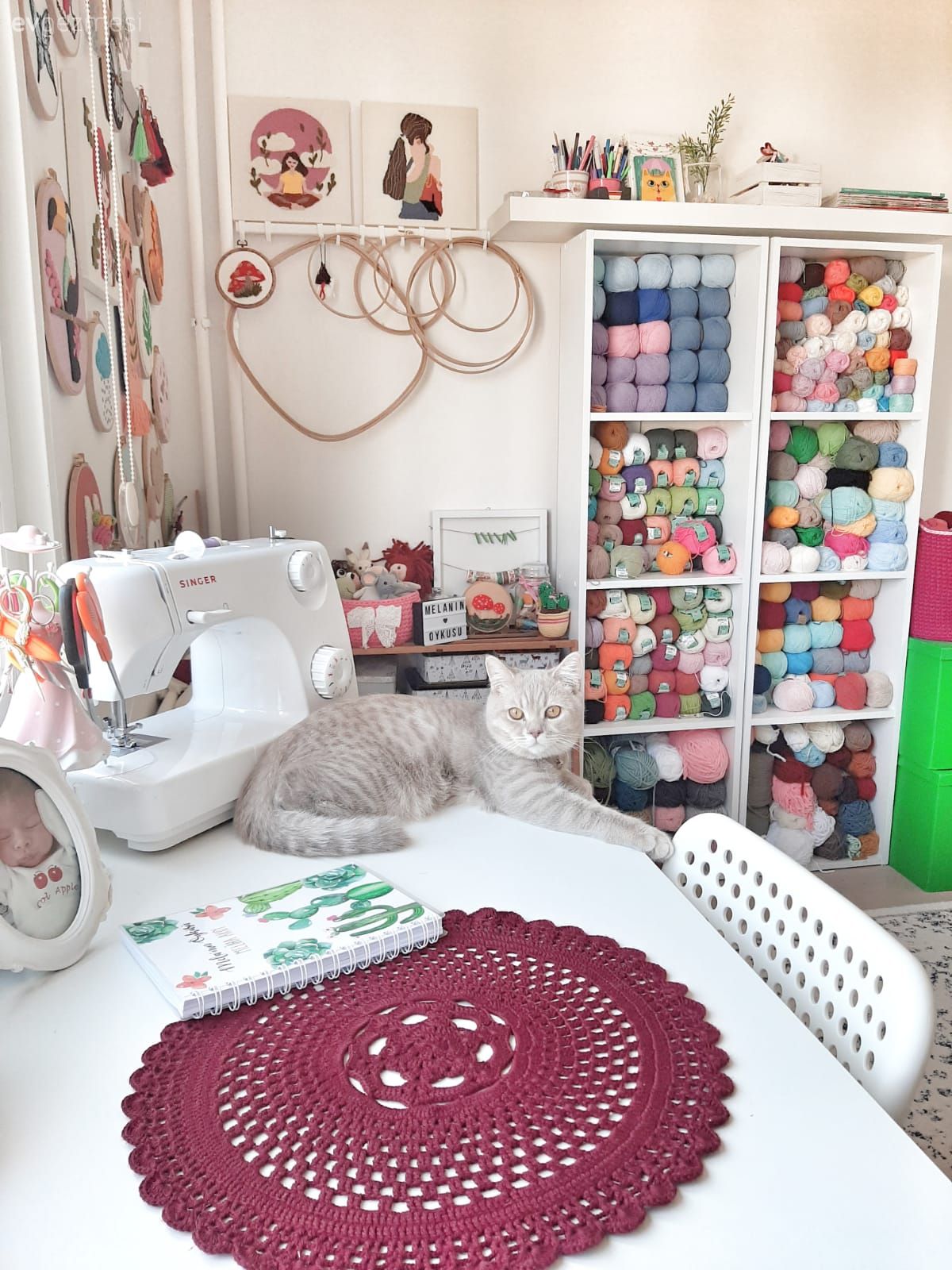 Çalışma odası, Beyaz, Bej, Dolap, Sedir, Kırmızı