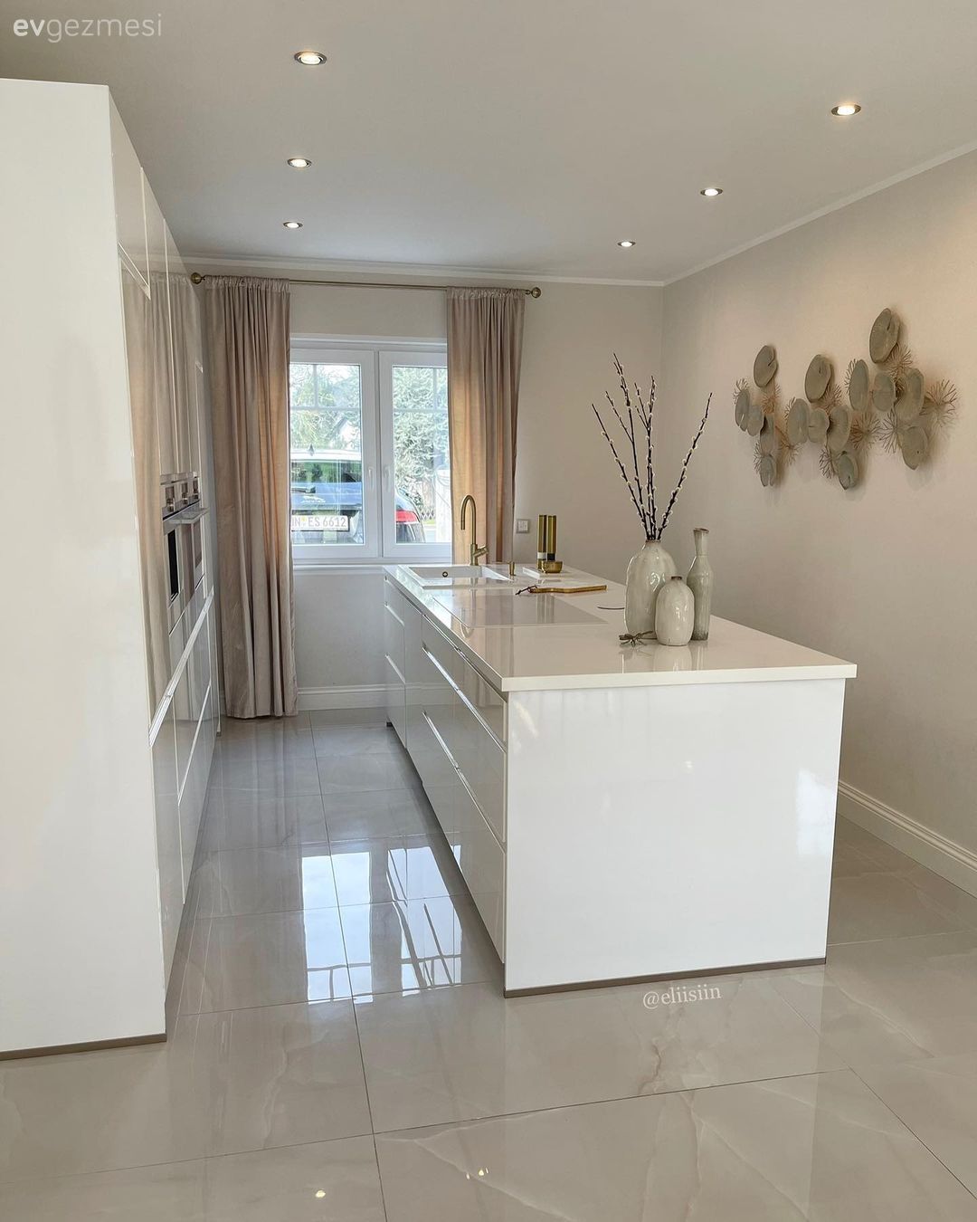 Mutfak, Amerikan Mutfak, Beyaz, Ada mutfak, Mutfak tezgahı, Mutfak tezgah arası, Ankastre, Ekstra mutfak dolabı, Mutfak zemin seramikleri, Mutfak duvar dekorasyonu