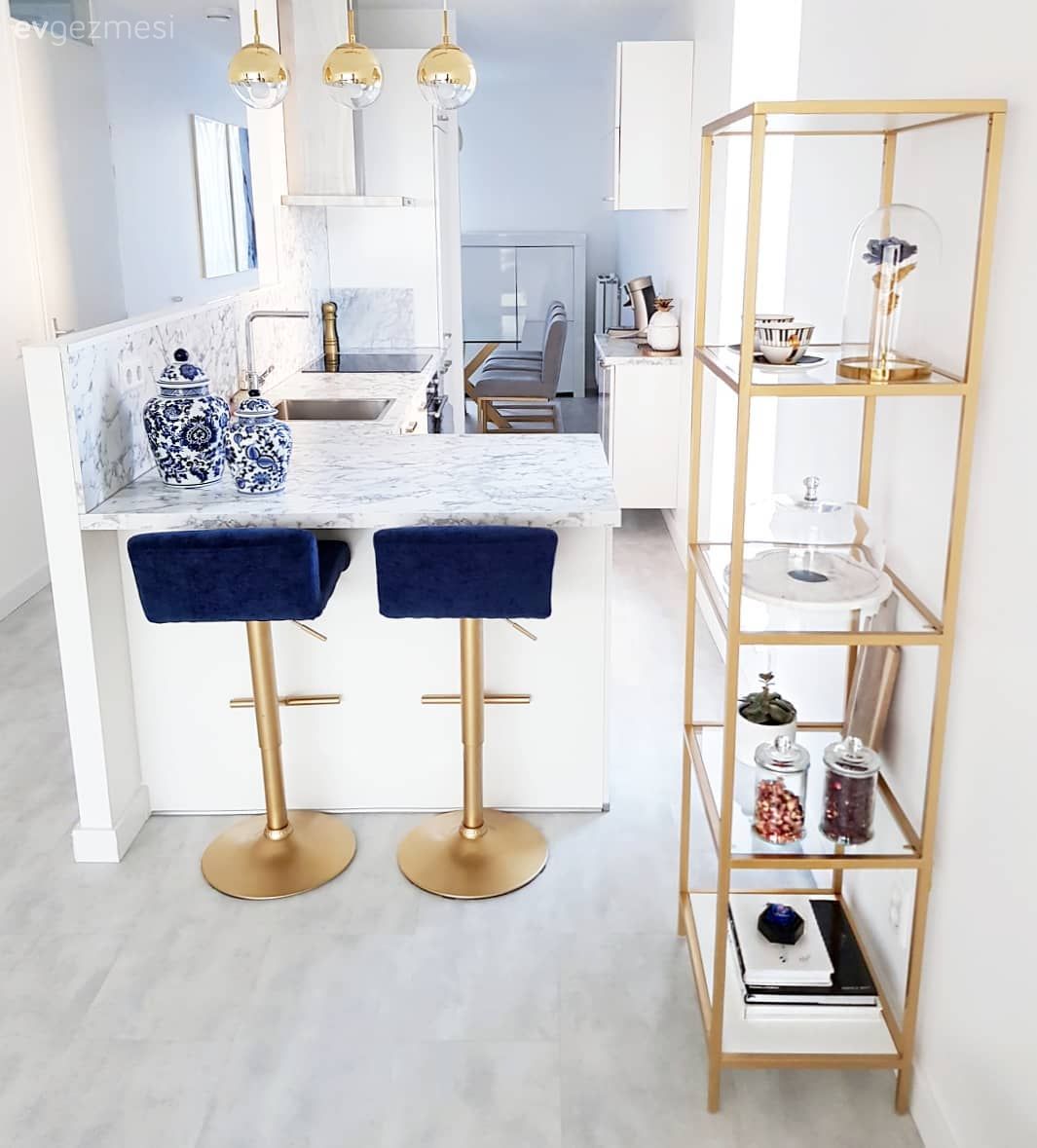 Bu Şık Evin Her Köşesinde Altının Işıltısı Var