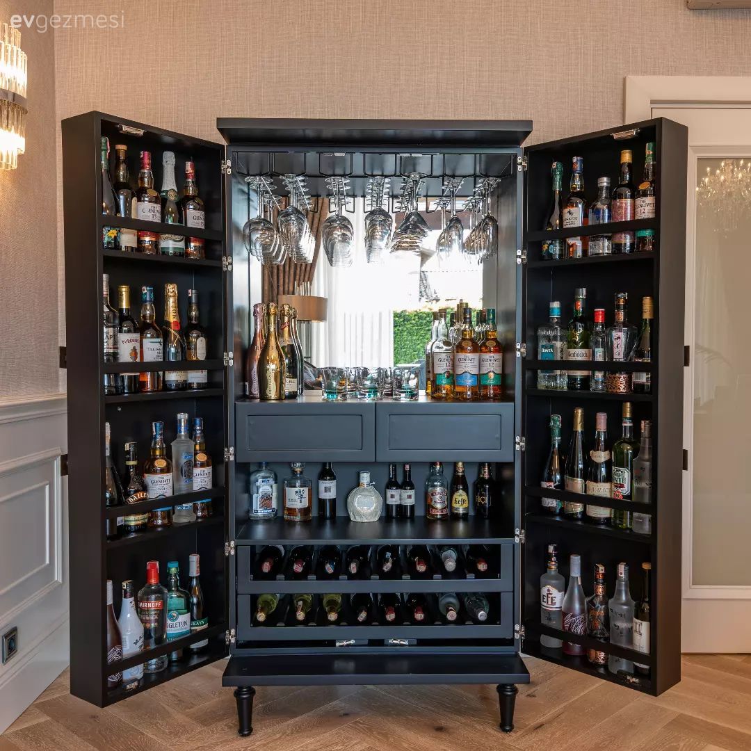 Dolap, Kahverengi, Siyah