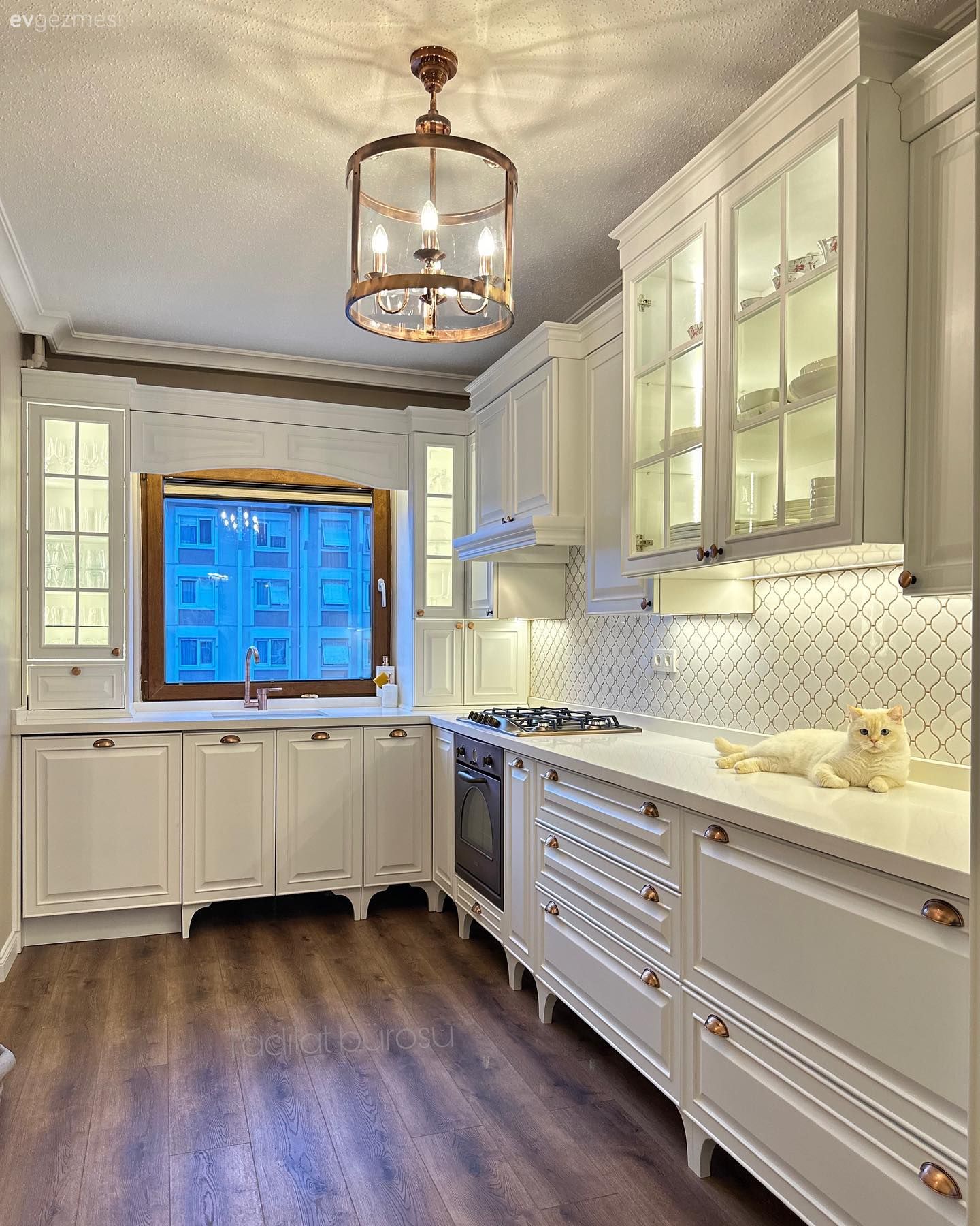 Bu Göz Alıcı Mutfakta Country Tarz Modern Şekilde Yorumlanmış!