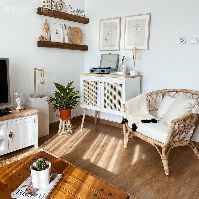 Salon, Bohem Dekorasyon, Beyaz, Kahverengi, Krem, Bej, Duvar rafı, Duvar dekorasyonu, Çerçeve, Komodin, Hasır sandalye, Parke, Tv ünitesi, Tv ünitesi aksesuarları, Ev Aksesuar, Orta sehpa, Sehpa