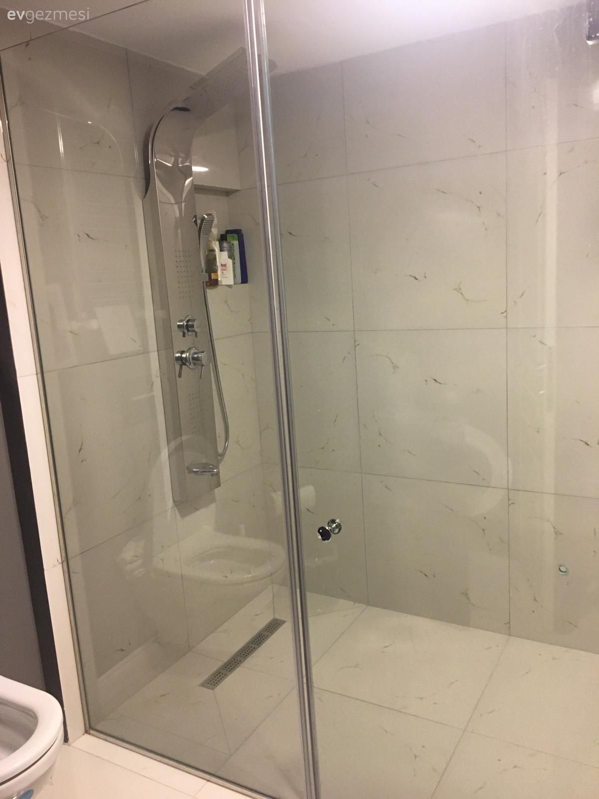 Öncesi&Sonrası:  Antrasit Tonuyla Karizmatik Görünüm Kazanan Banyo