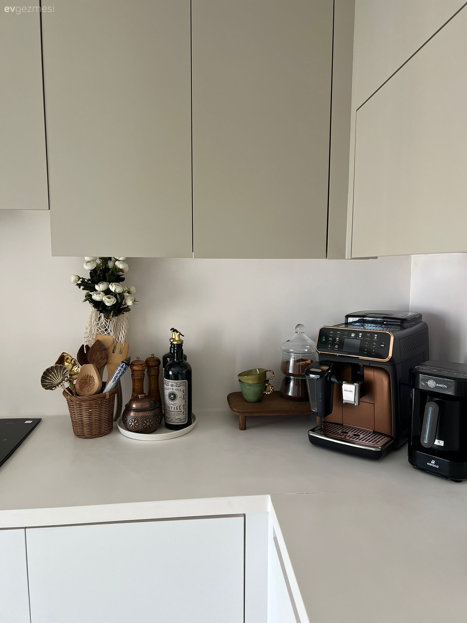 Bu Erzurum Evinde Ayrı Yerlerden Alınan Parçaların Uyumu Var