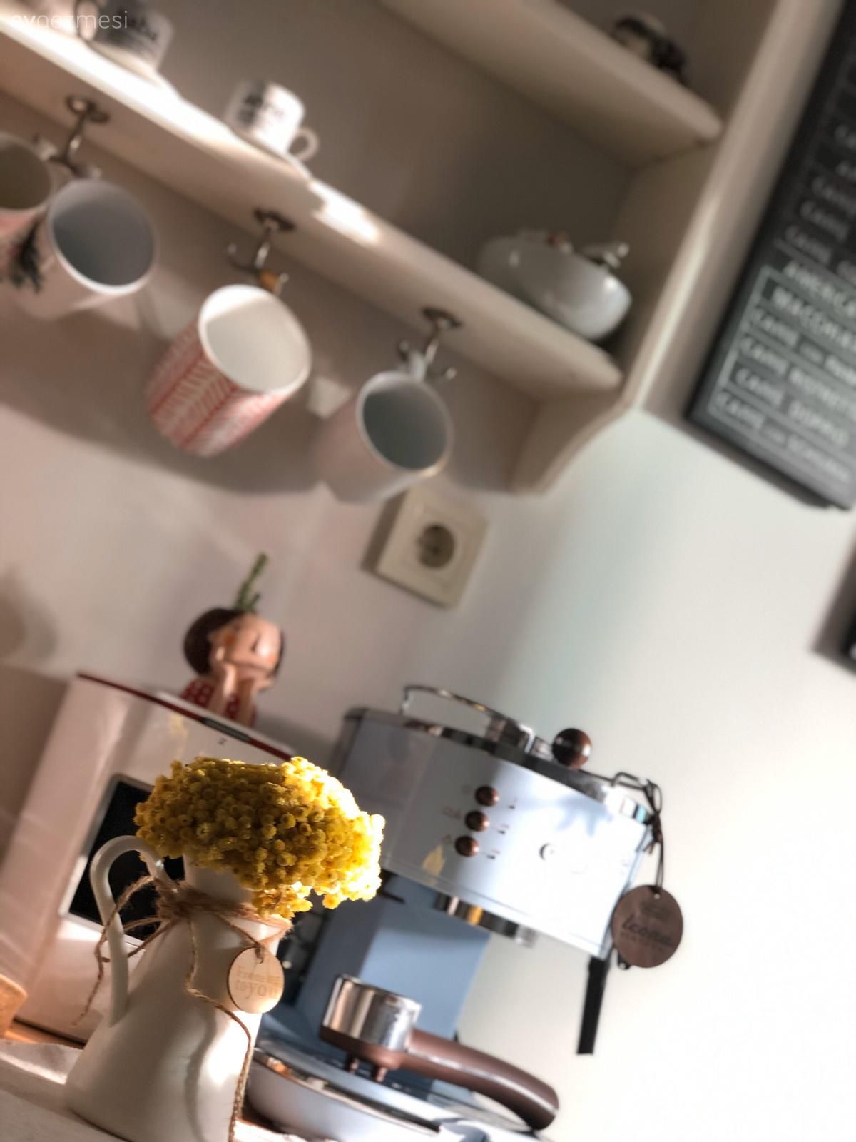 Bu İstanbul Evinde Renkler Ferah, Materyaller Sıcak!