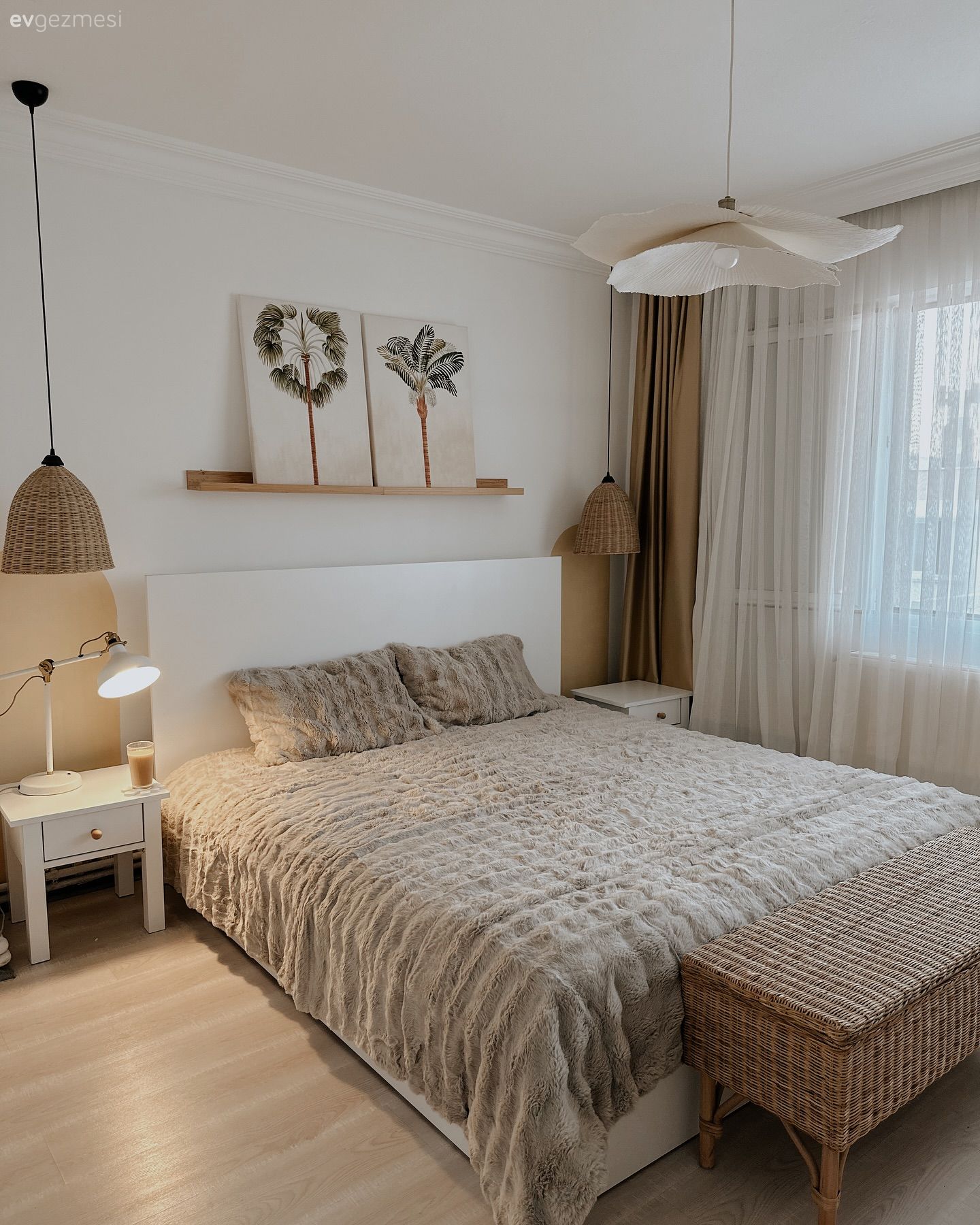 Kubbemsi Kitaplık Bu Salonun Ruhuna Çok İyi Gelmiş