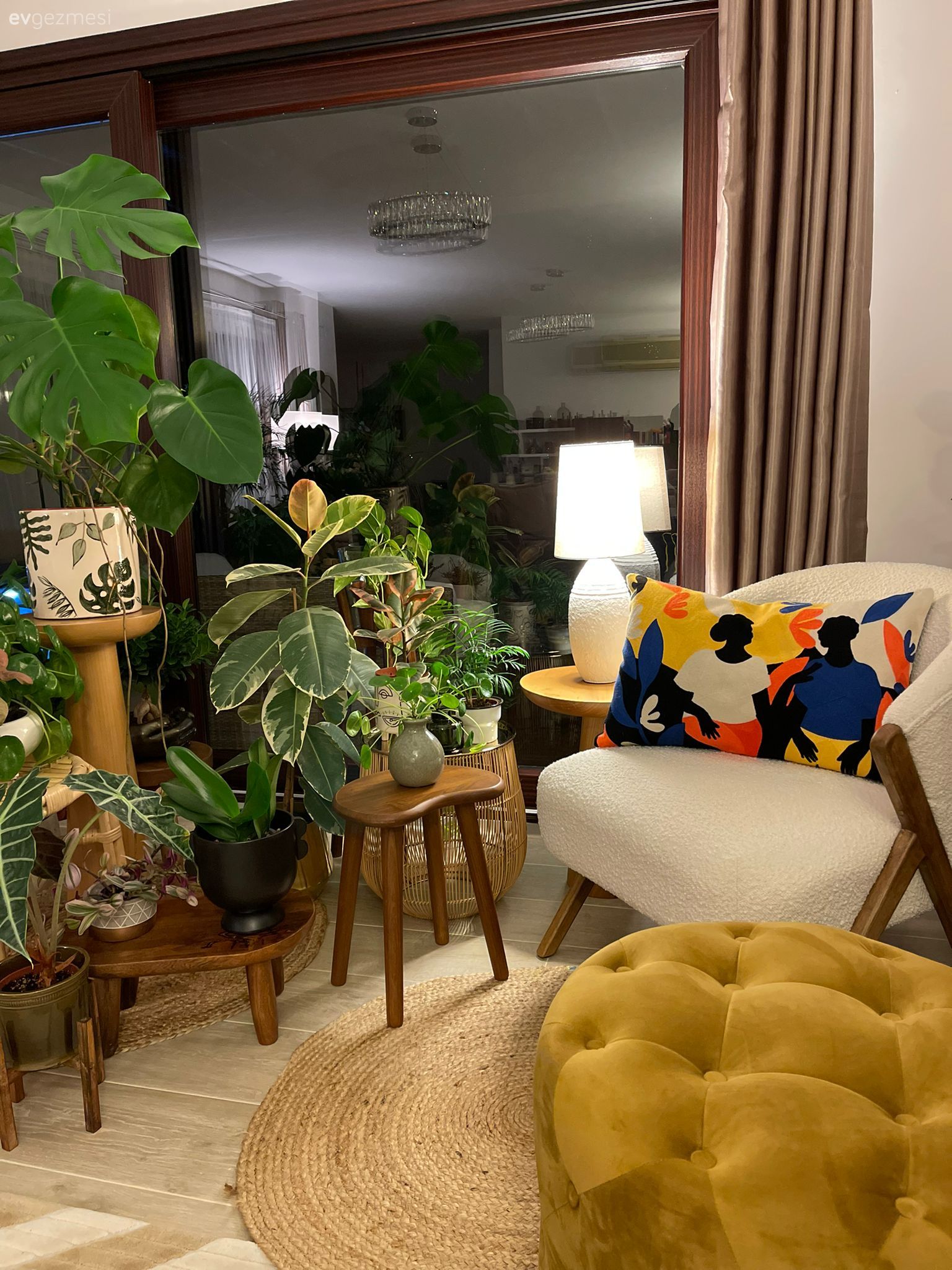 Doğa Ananın Kucağındaki Bu Urla Evi Doğal Olana Meyilli!