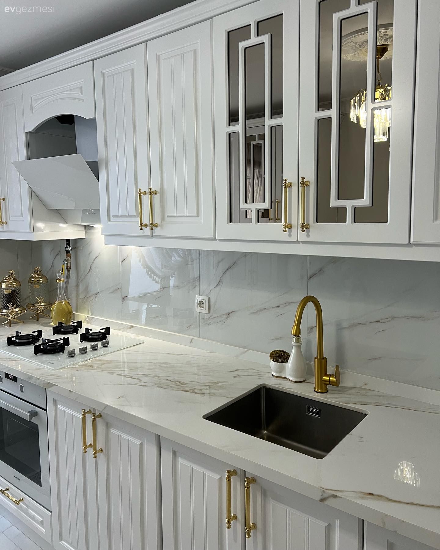 Bu İstanbul Mutfağı Adeta Gelinliğini Giymiş Bir Gelin!