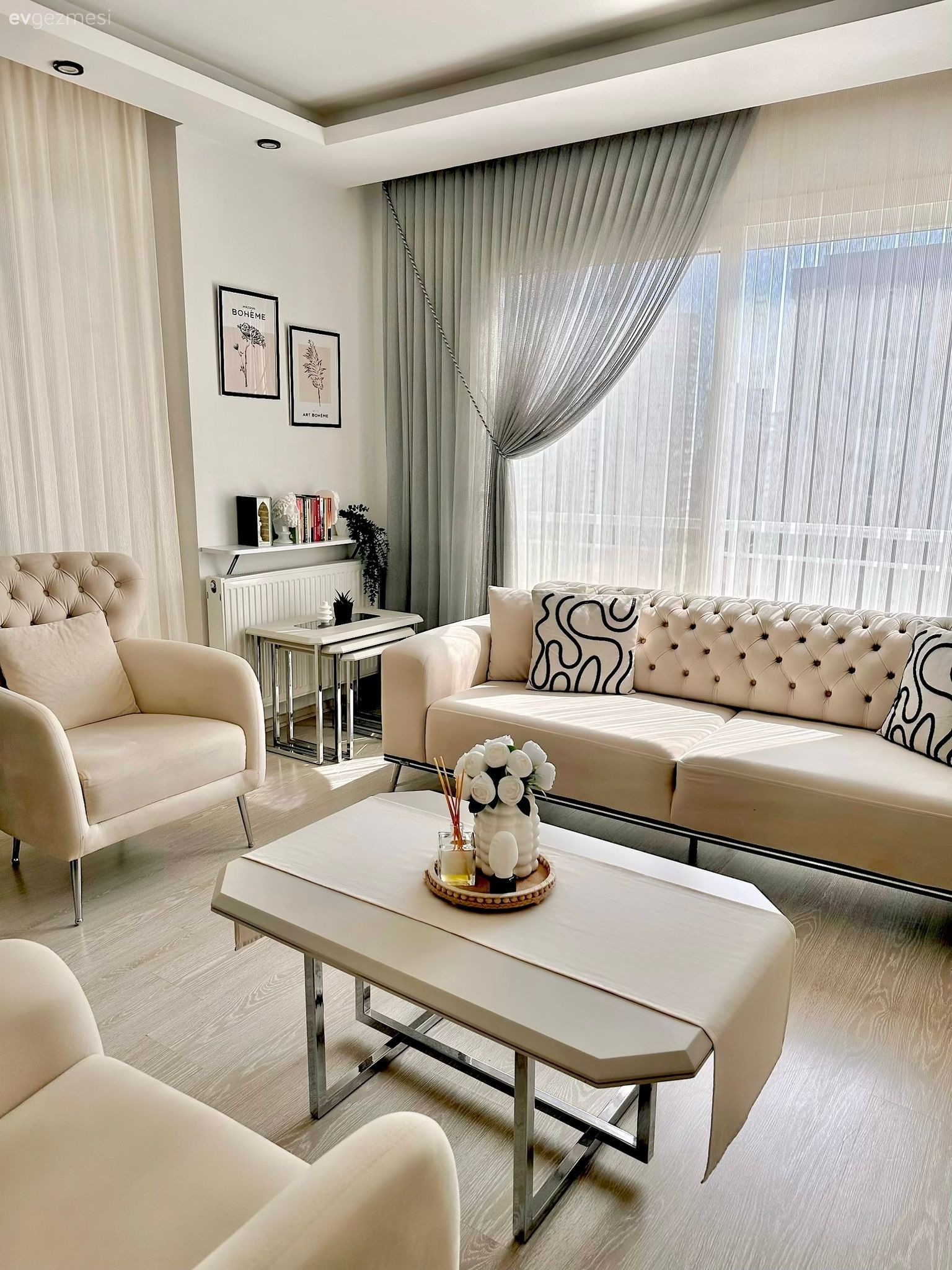 Salonda Modern Balkonda Bohem: Adana'dan Bir Ev Gezmesi