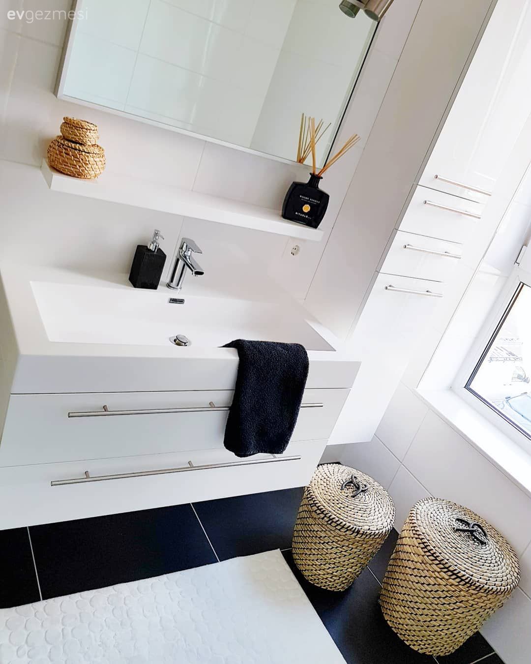 Bu Şık Evin Her Köşesinde Altının Işıltısı Var