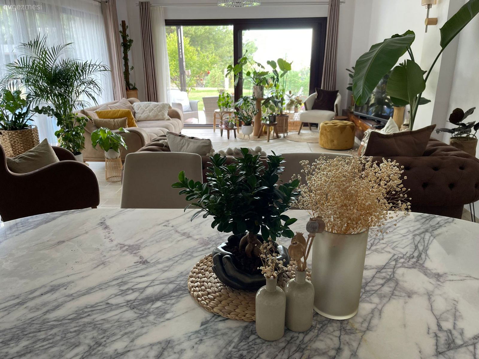 Doğa Ananın Kucağındaki Bu Urla Evi Doğal Olana Meyilli!