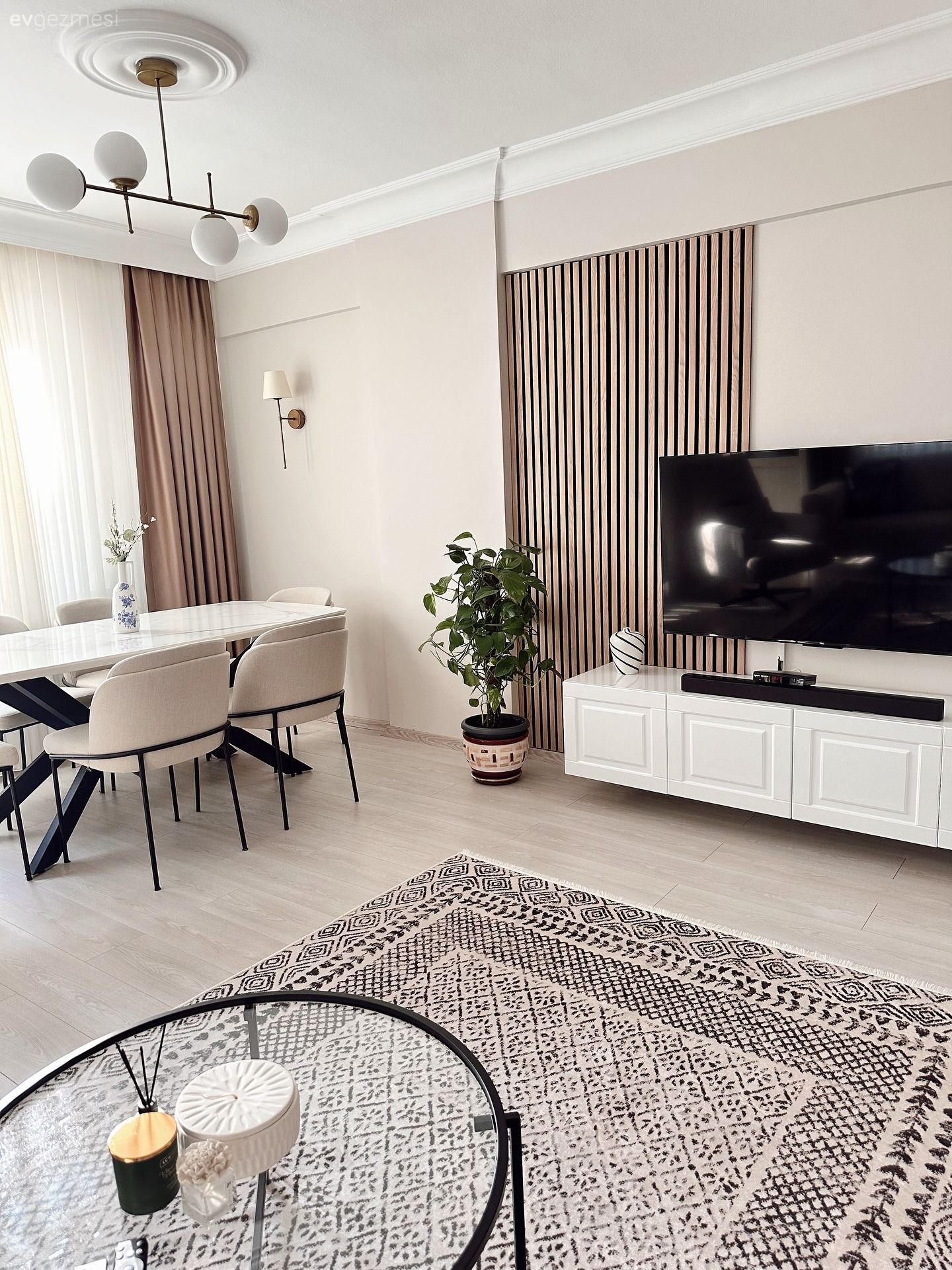 Modern Tasarımlı Mobilyalar Bu Salona Zamansızlık Katmış