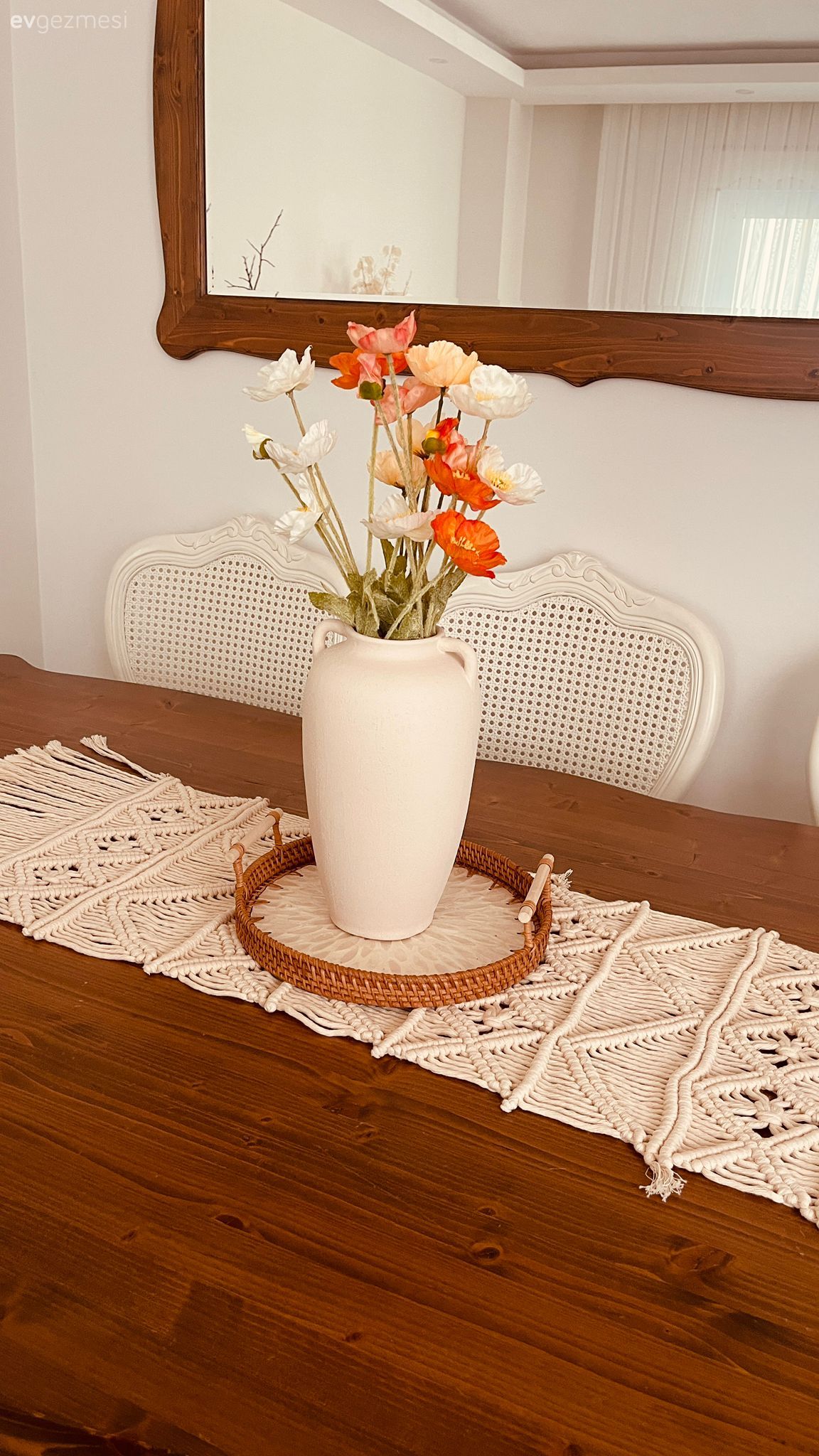 Ayna, Beyaz, Ahşap Mobilya, Yemek masası, Vazo, Ev Aksesuar