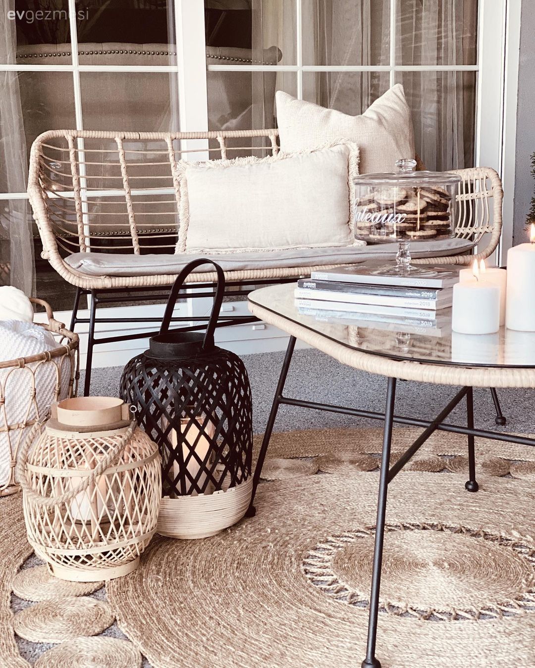 Bu Sıcak Evde Hasırın Her  Şekline Yer Var!