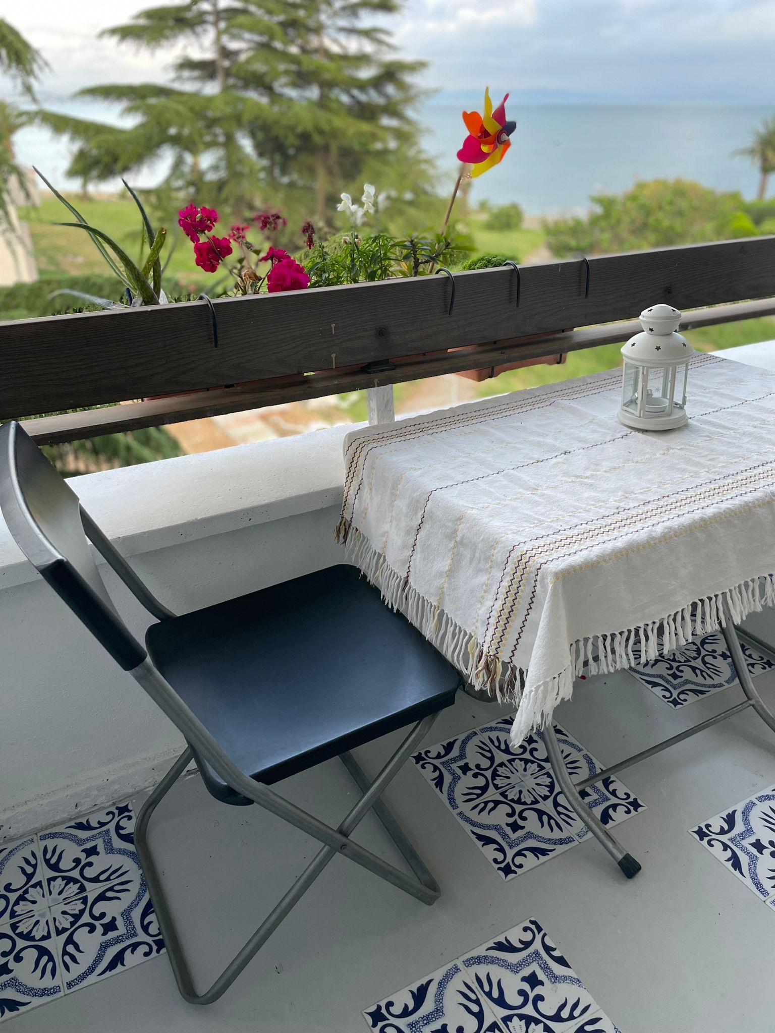 Balkon, Balkon duvar dekorasyonu, Balkon zemini