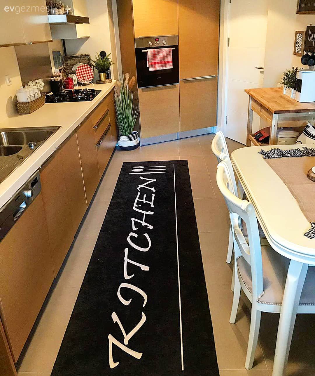 Mutfak, Modern mutfak, Capuccino mutfak, Mutfak tezgahı, Mutfak tezgah arası, Ankastre, Davlumbaz, Kulpsuz mutfak dolabı, Mutfak halısı, Mutfak masası, Sandalye, Açık raf, Duvar rafı