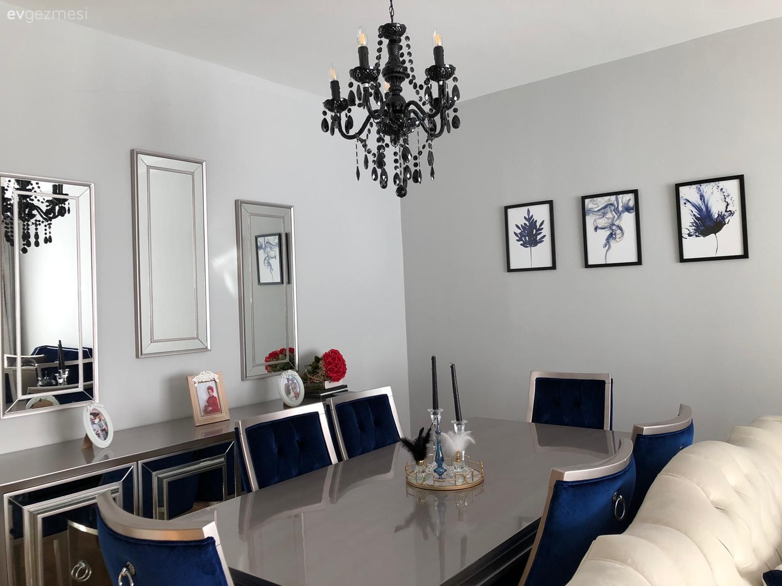Yemek masası, Sandalye, Beyaz, Parlament mavisi, Aynalı mobilya, Ayna, Avize, Aydınlatma, Yemek Odası, Yemek odası avizesi, Konsol, Konsol üzeri dekoratif objeleri, Çerçeve, Şamdan, Ev Aksesuar, Art deko
