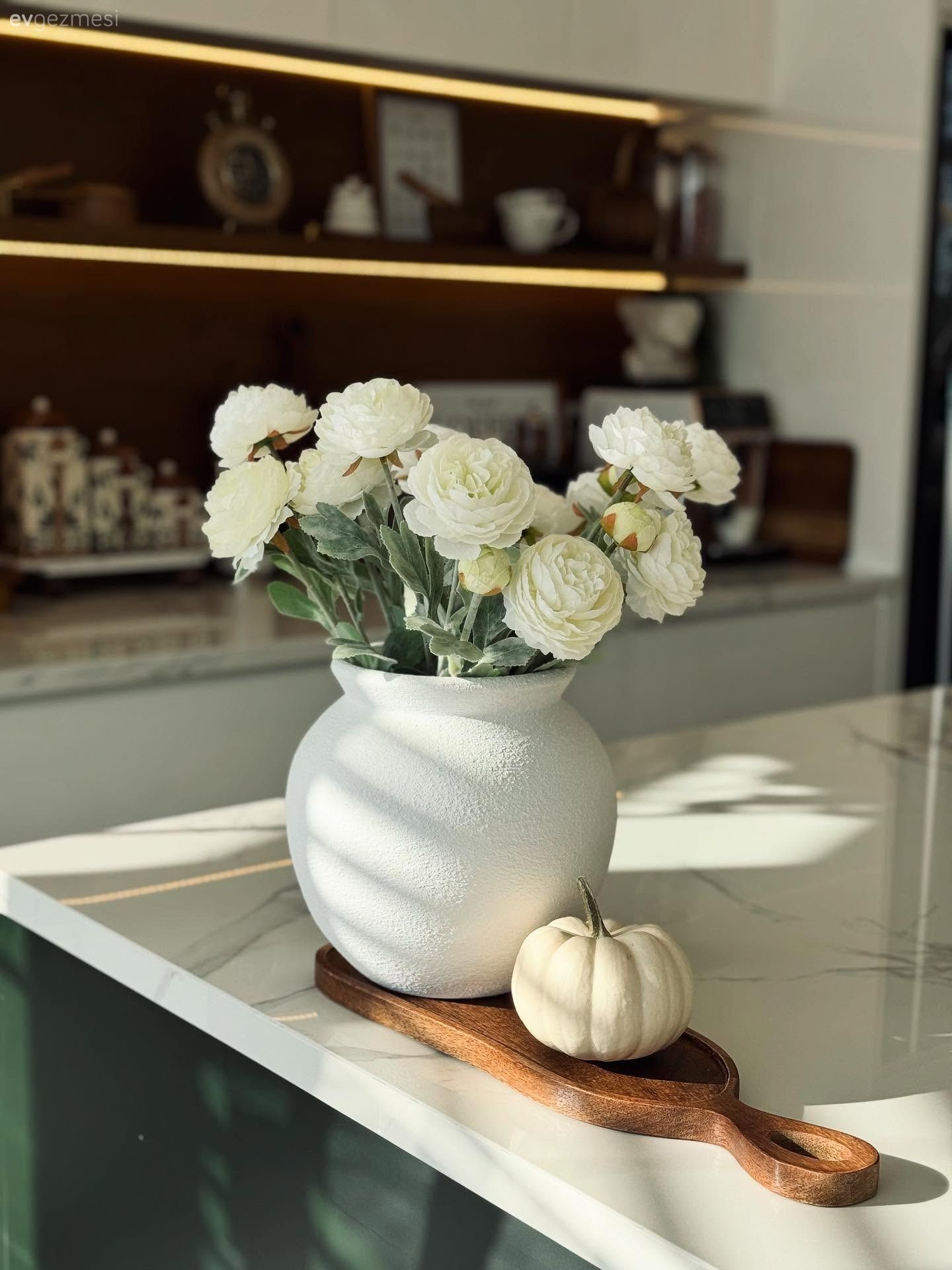 Bu Dubleks Evin İki Salonu Da Cazibe Konusunda Yarışıyor