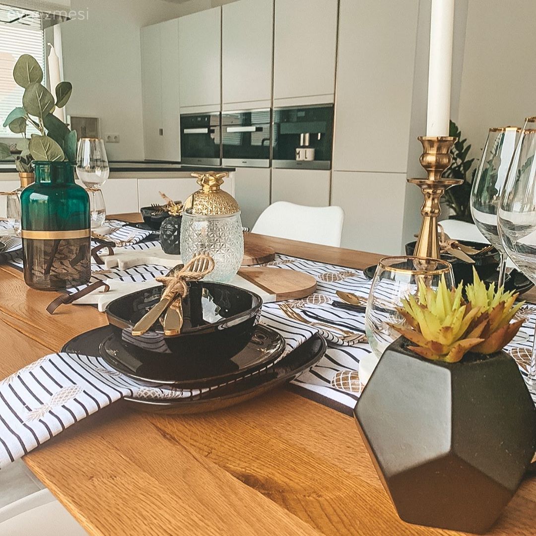 Ev Gezmesi: Beyazlar İçinde Elegan Bir Dekor