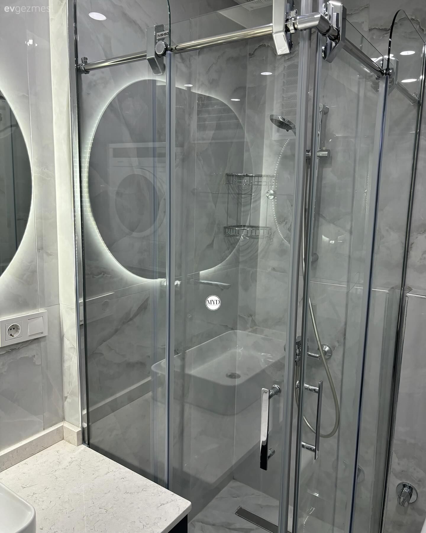 Bu Modern Banyo Küçük Alanlar İçin Çok Fikir Veriyor