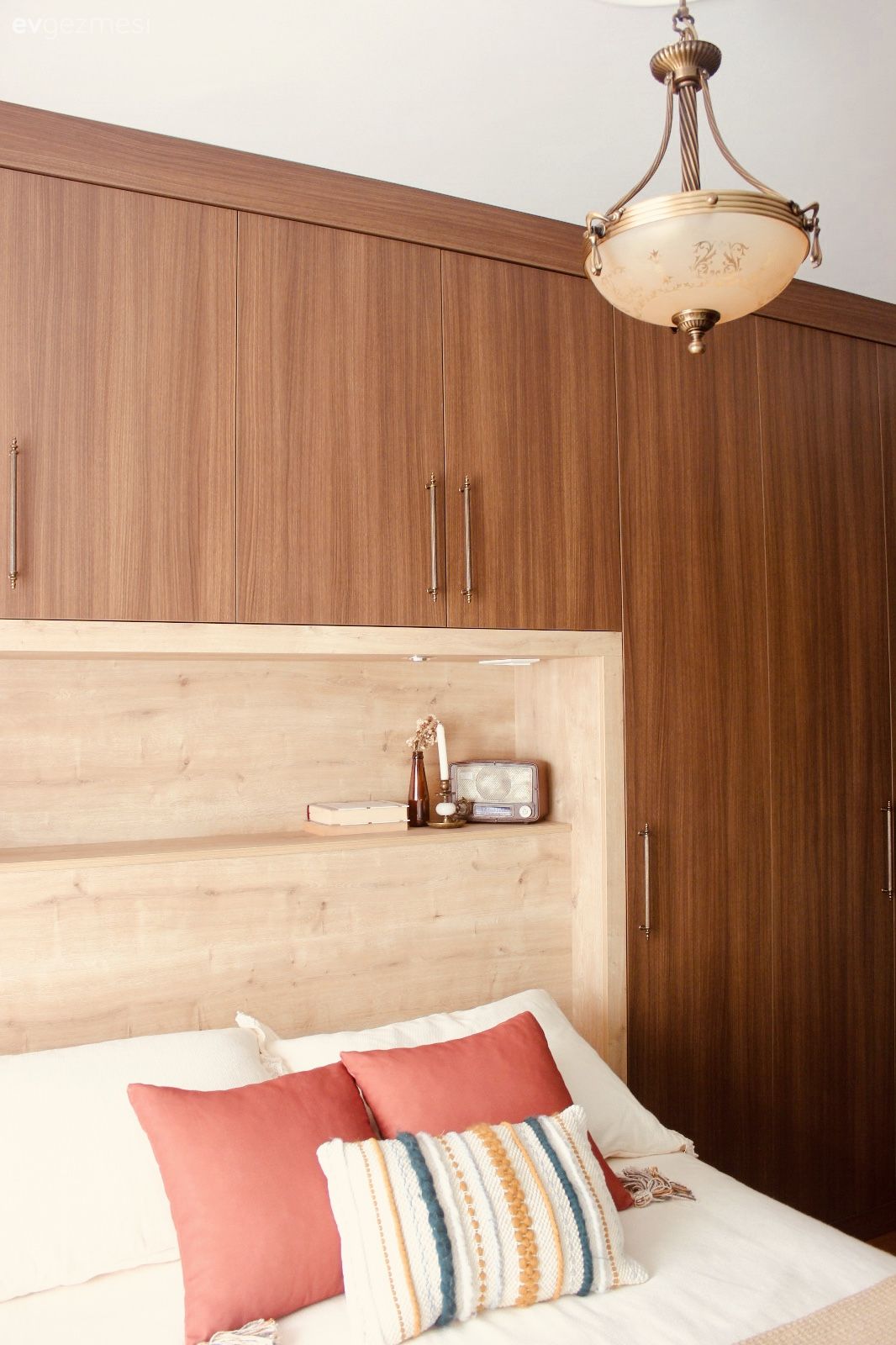 Yatak Odası, Kahverengi, Krem, Bej, Yatak başlığı, Beyaz, Yatak odası avizesi