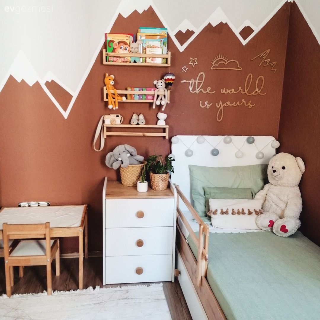 Çocuk Odası, Turuncu duvar rengi, Çocuk odası duvar dekorasyonu, Mint yeşil, Çocuk odası çalışma masası, Şifonyer, Yatak Odası