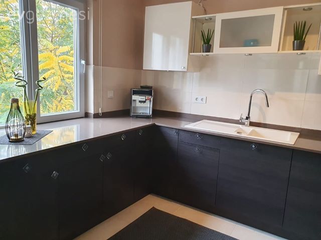 Mutfak, Antrasit  , Beyaz, L-tipi mutfak, Mutfak perdesi, Mutfak tezgahı, Mutfak tezgah arası, Mutfak halısı, Stor perde, Mutfak aksesuarları