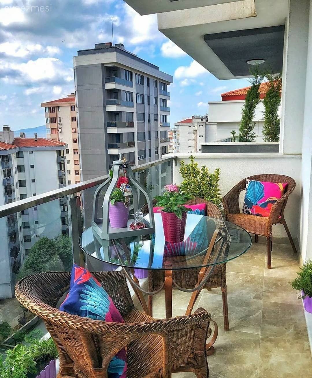 Bu Apartman Dairesi 10. Kata Bahçeli Bir Ev Hissini Taşımış