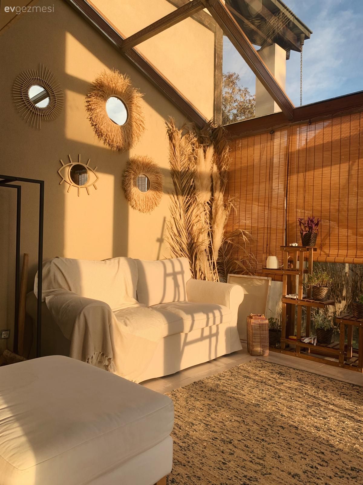 Kış bahçesi, Bohem Dekorasyon, Beyaz, Kahverengi, Hasır, Koltuk takımı, Ayna, Halı