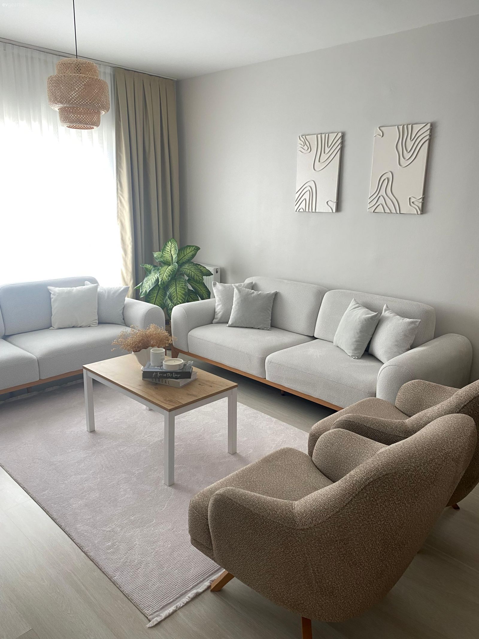 Bakıldığında Lojman Hissi Vermeyen Bu Ev Uyumun Sembolü