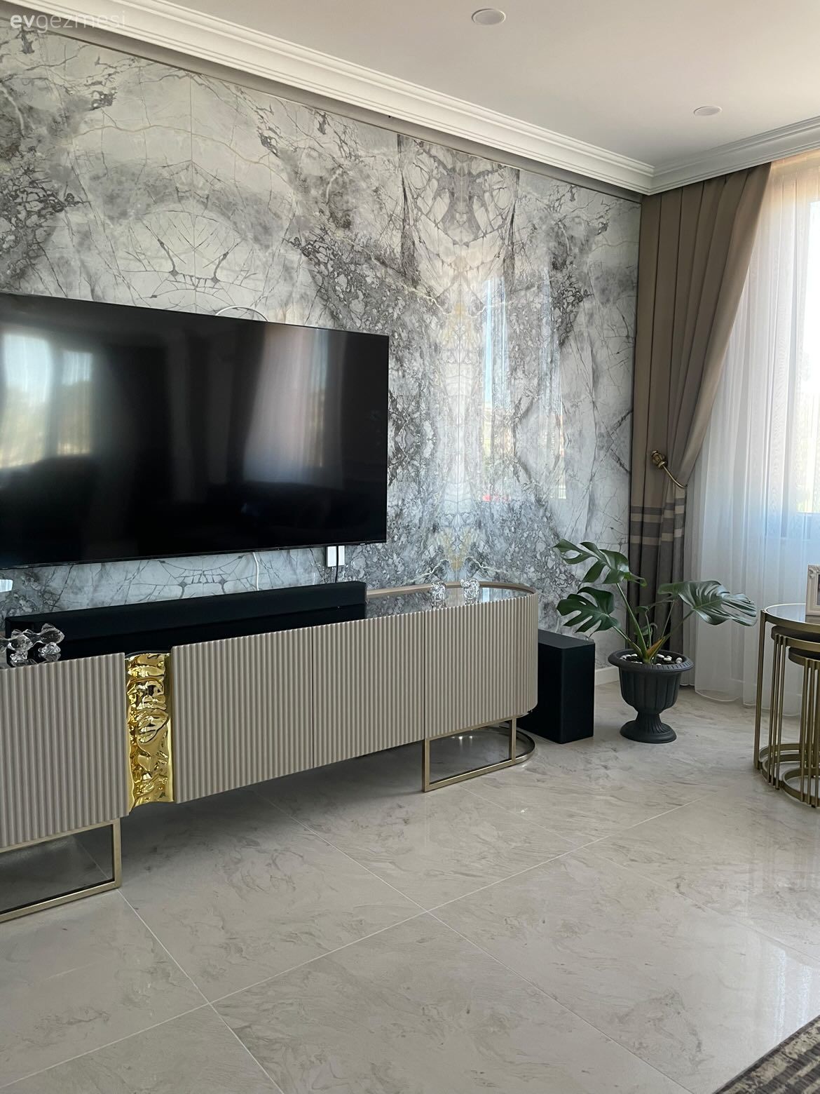 Duvar çıtalama, Mermer, Vazo, Ev Aksesuar, Halı, Salon halısı, Tv ünitesi, Fon perde, Perde, Tül perde