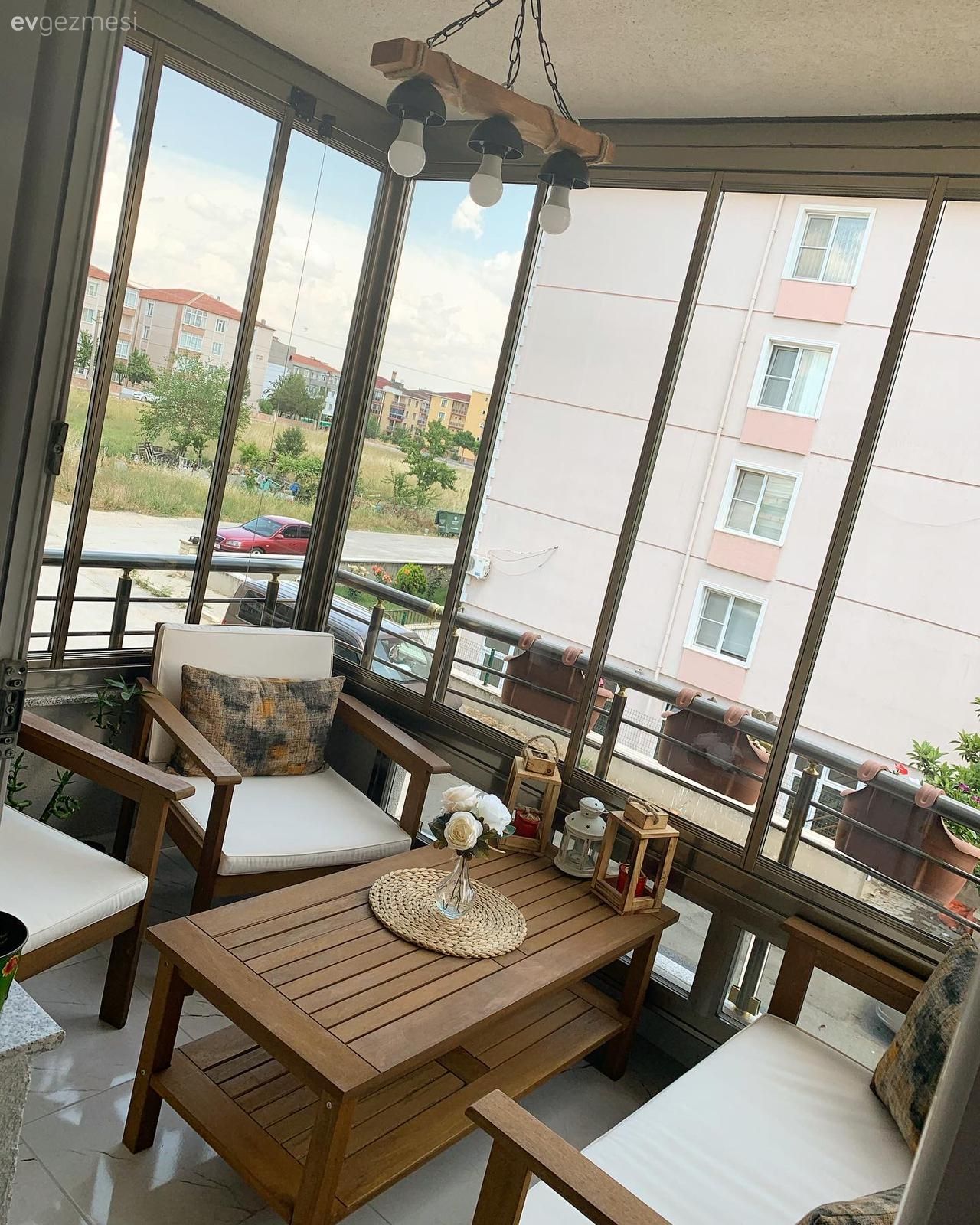 Balkon, Balkon oturma grubu, Sandalye, Balkon masası, Ahşap Mobilya, Balkon avizesi