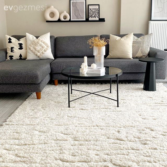 Evi Sıcak Tutmak İçin İdeal Perde ve Halı Seçimi