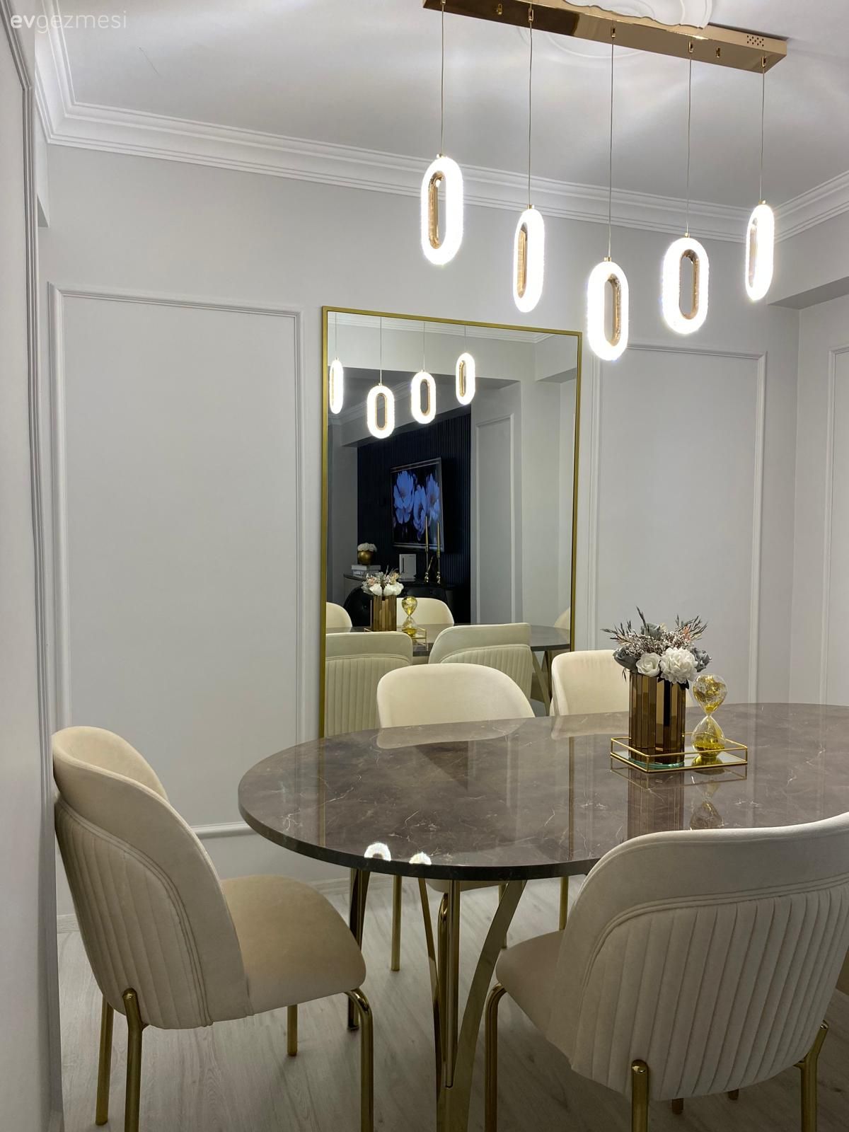 Yemek Odası, Beyaz, Altın, Sandalye, Yemek masası, Duvar ayna kaplama, Ayna, Duvar çıtalama