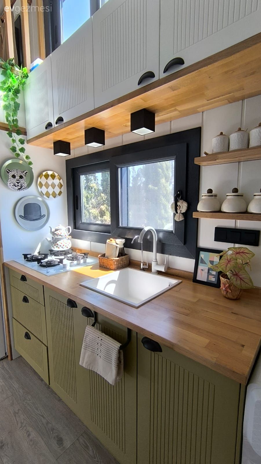 36 M2'lik Bu Küçük İzmir Evi Adeta Huzurun Keşfedildiği Alan!