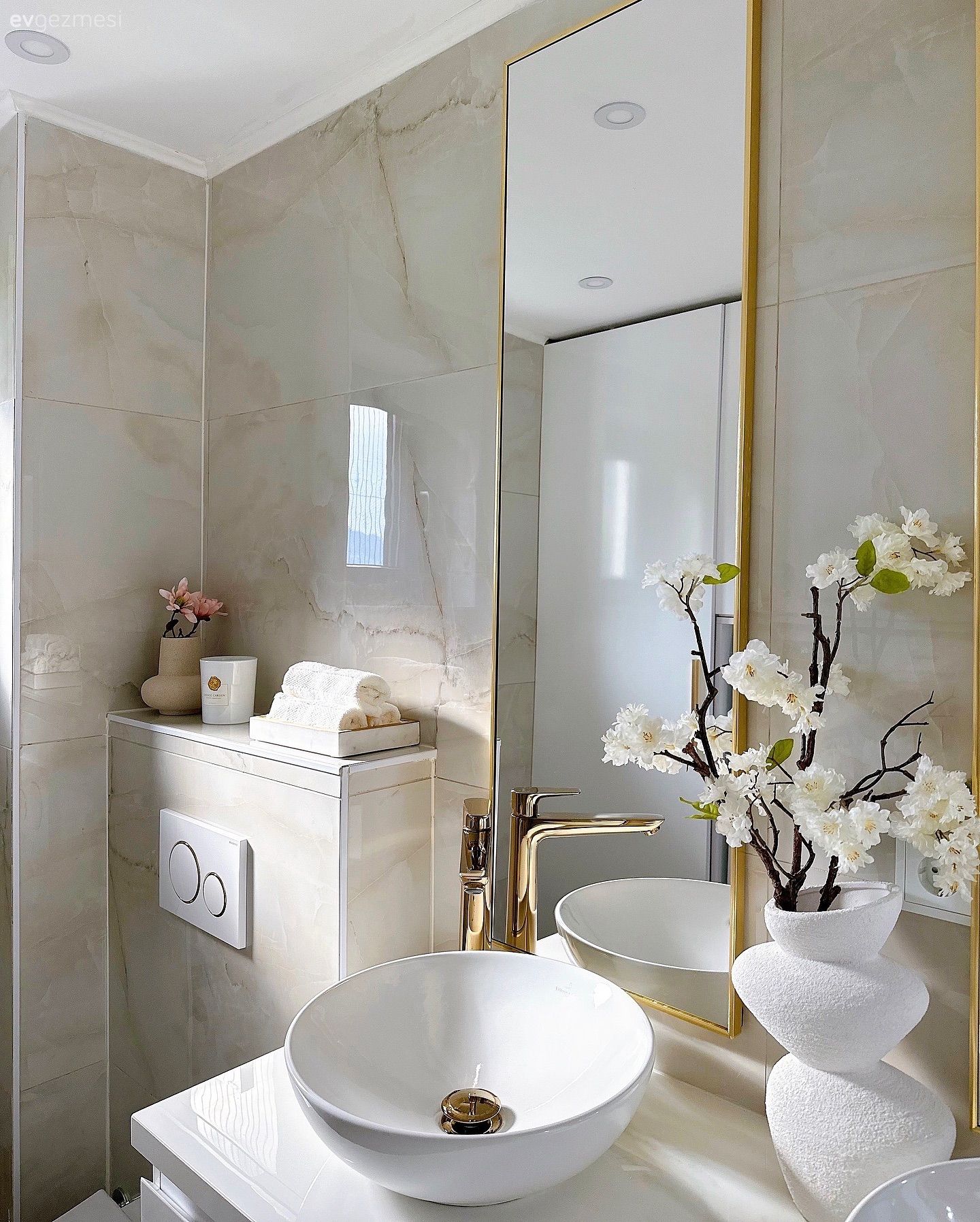 Tamamıyla Modern Görünümü Benimsemiş Bu Evde Art Dekoya da Yer Var!