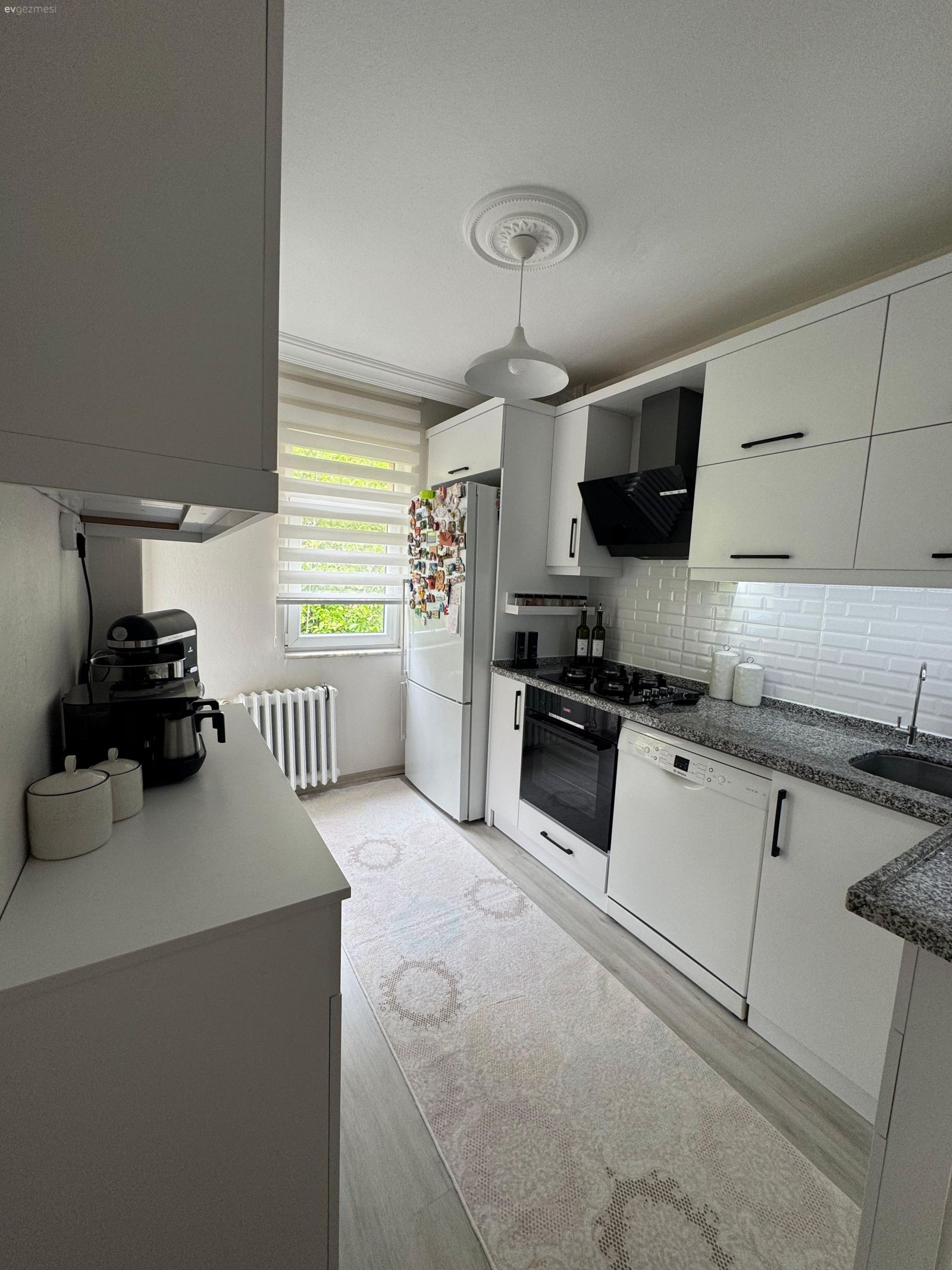 Lojman Olsa Da Komple Değişimle Ödüllendirilen Bir Mutfak