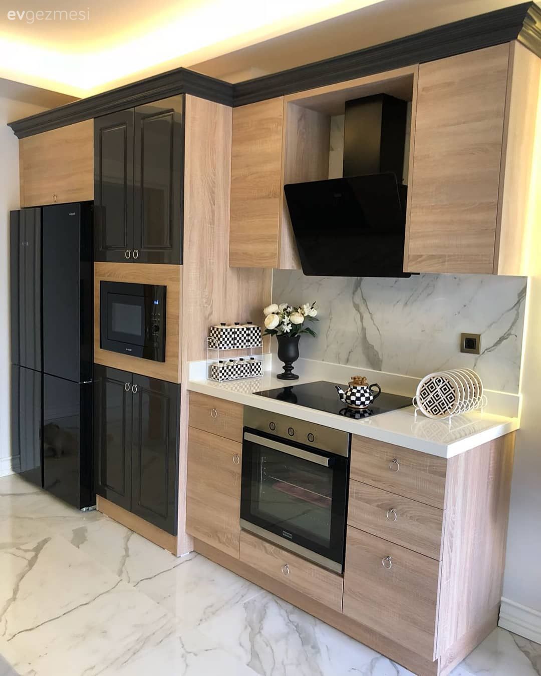 Mutfak, Kahverengi, Siyah, Beyaz, Mutfak tezgahı, Mutfak tezgah arası, Ankastre, Mutfak zemin seramikleri