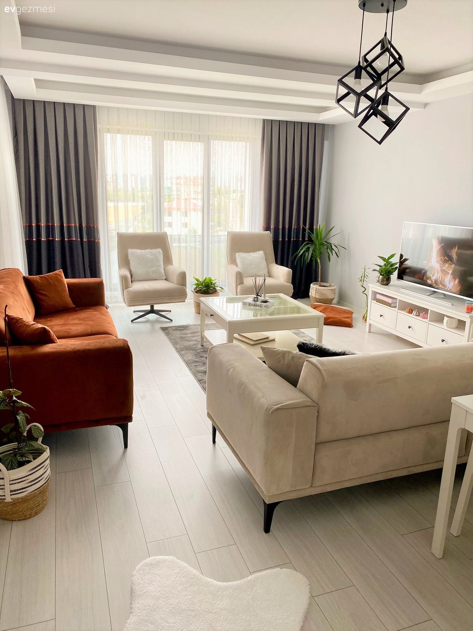 2021 Yılından Ev Gezmeleri: Yılın En Sevilen Salonları!