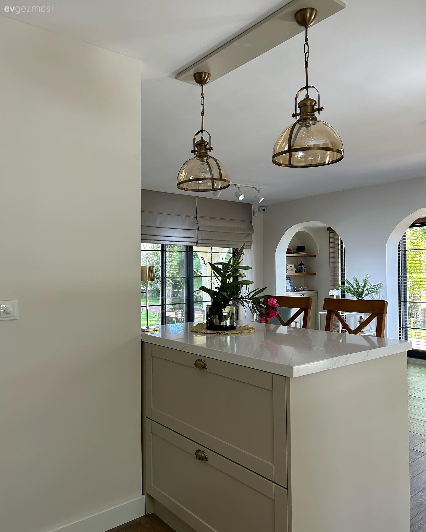 Duvarları Bir Bir Kırılan Bu Antalya Evinin Sonucu Sanat Eseri!