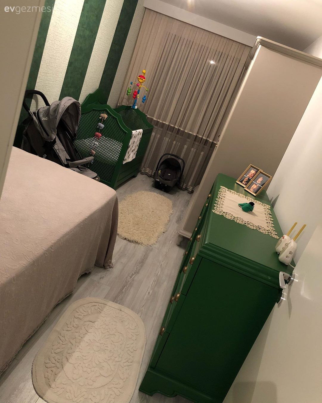 Bu Evin Her Odasında En Az Bir Tane Baskın Renk Var!