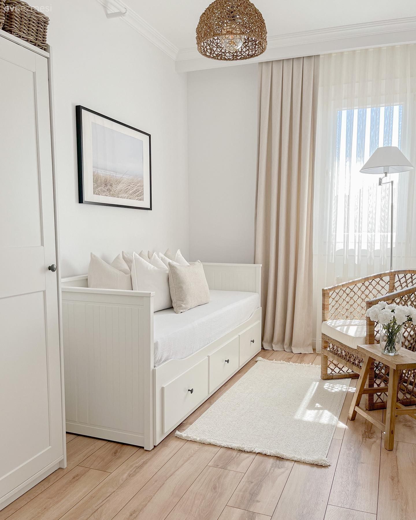 Bu İstanbul Evinde Beyazın Zarafeti Buram Buram Hissediliyor!