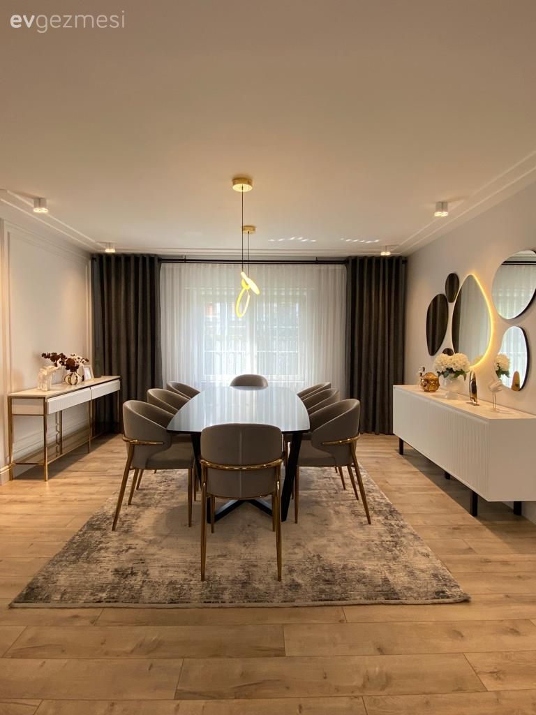 Yemek Odası, Modern, Art deko, Beyaz, Gri, Altın, Fon perde, Perde, Tül perde, Konsol, Konsol üzeri dekoratif objeleri, Ayna, Avize, Aydınlatma, Spot aydınlatma, Halı, Sandalye, Yemek masası, Dekoratif Objeler